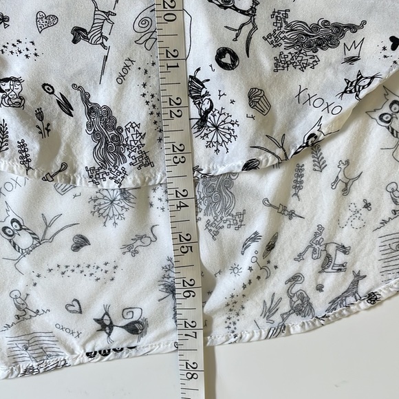 RW&CO Blouse Top White with black love motif print Size M - Picture 11 of 16